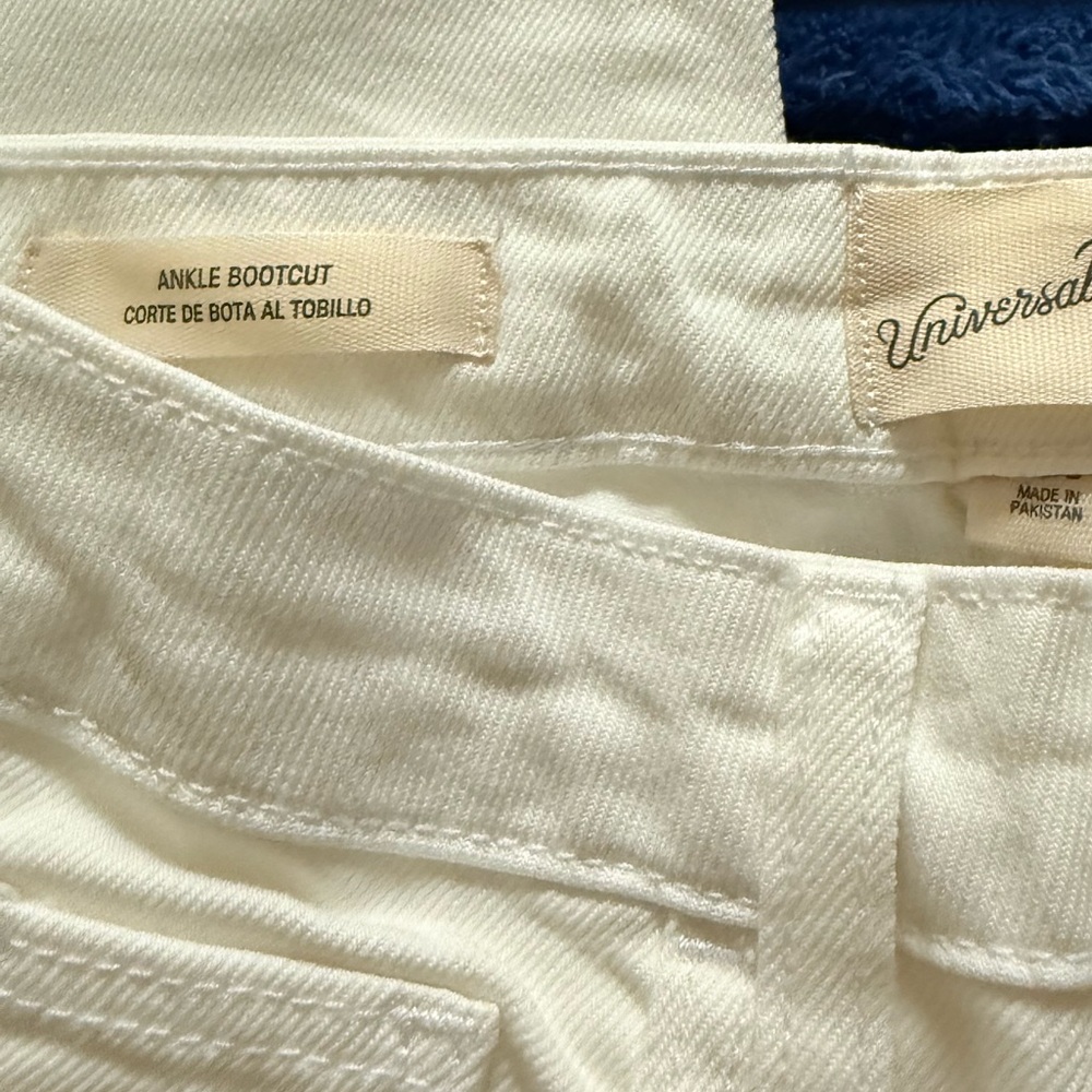 Women's Ankle Bootcut White Jeans - Picture 3 of 6